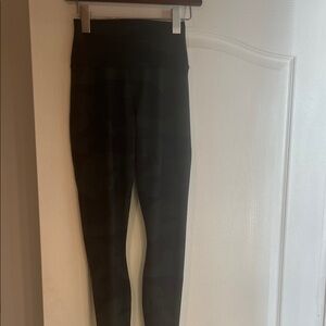 Alo Yoga Camouflage Leggings XS